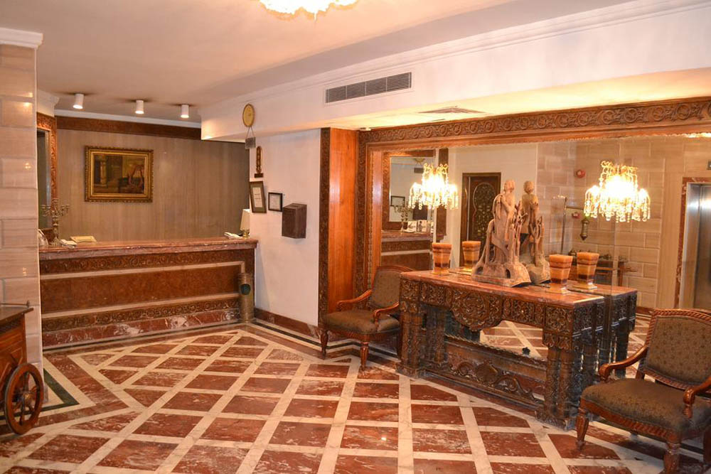 Om Kolthoom Hotel / Tower