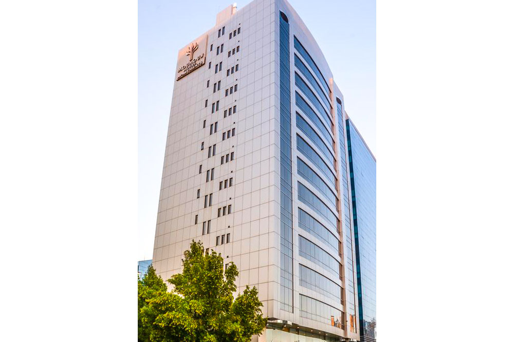 مروج للشقق الفندقية المخدومة