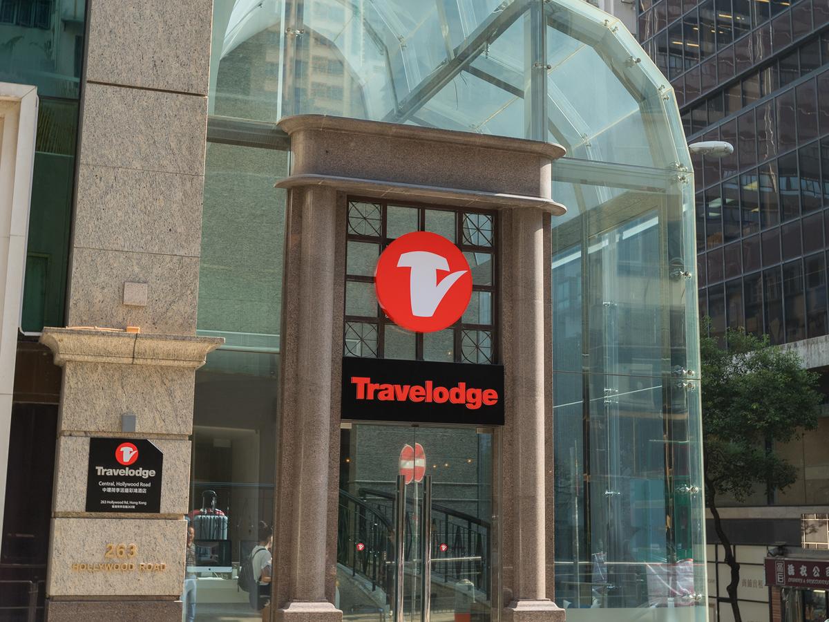 ترافلودج سنترال، هوليوود رود