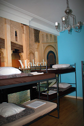 بيت شباب أمستردام آنا ماري