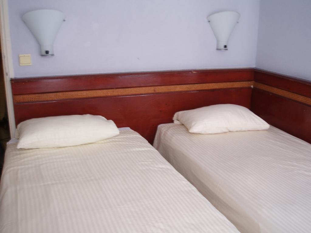 فندق بادجت مانوفا