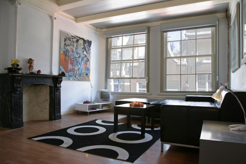 ألترافيوليت ستوديوز