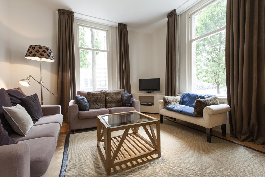 Group Apartment Museum Square