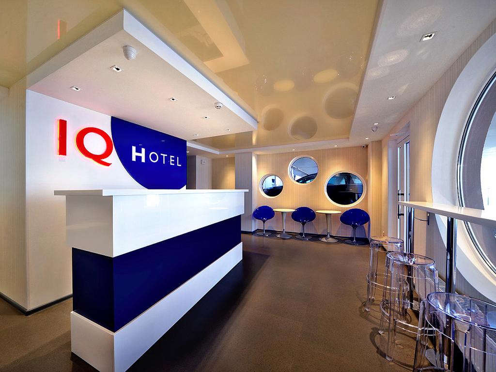 IQ Hotel 