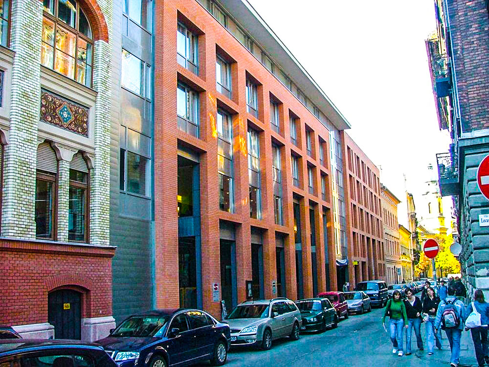 بيت شباب سيتى كورفن