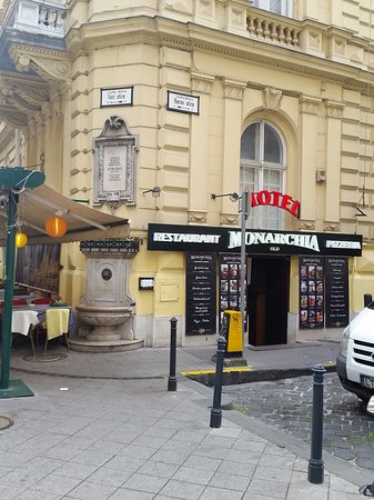 فندق أولد مونارتشيا