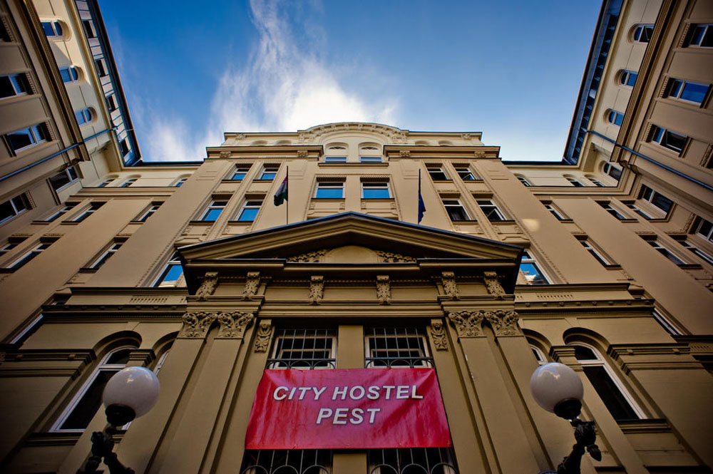 بيت شباب سيتي بيست