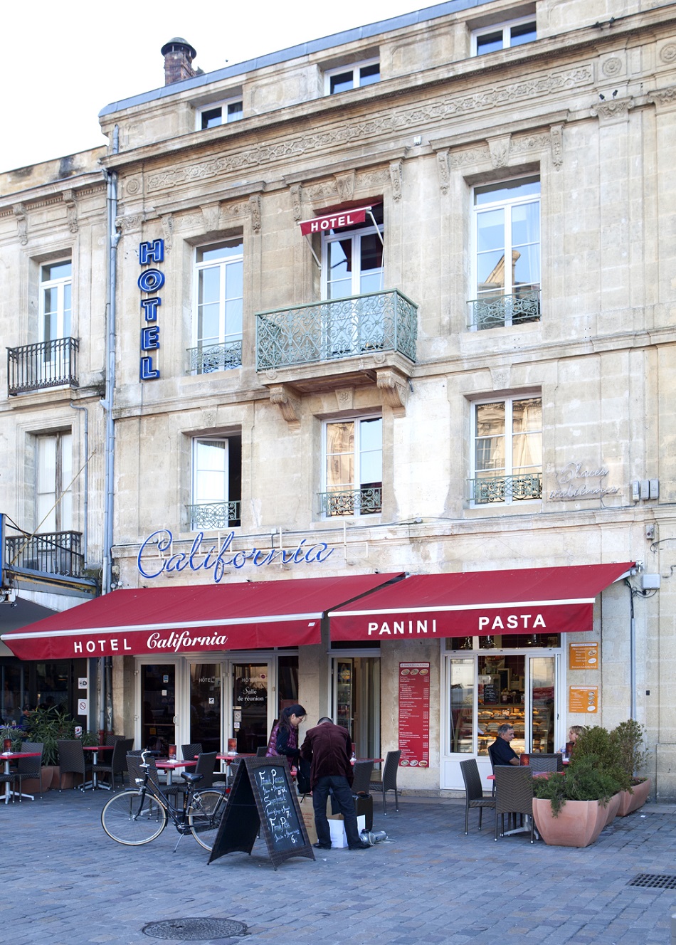 فندق كاليفورنيا غار سانت جان