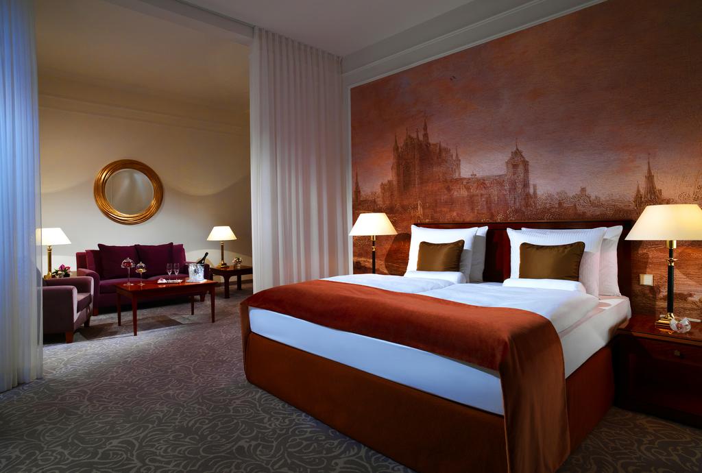 فندق فيير جاهريسزتين كمبينسكي ميونخ