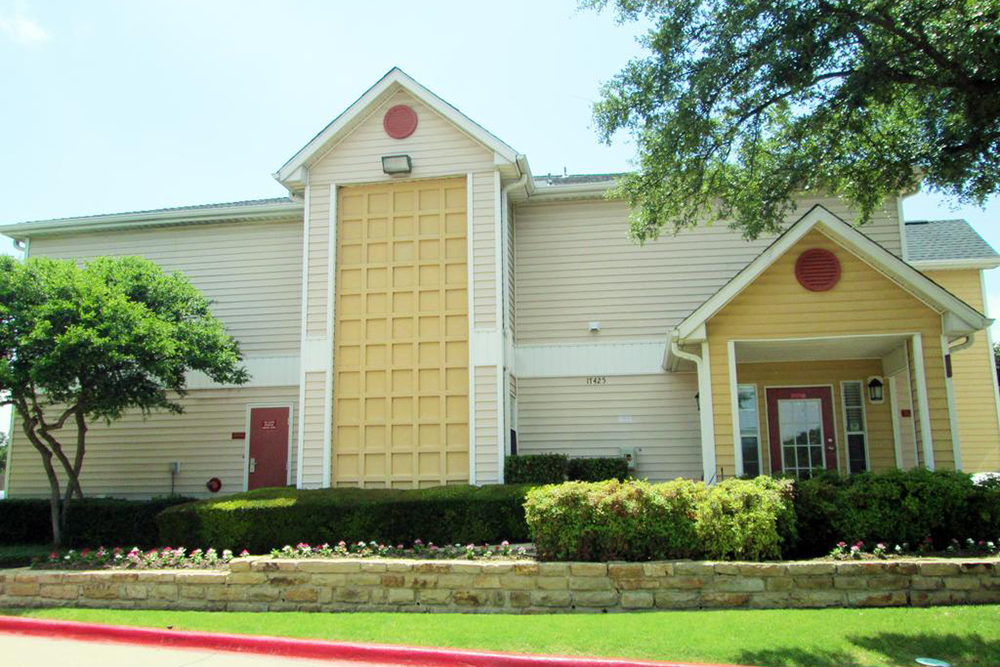 HomeTowne Studios Dallas - North Addison/Tollway
