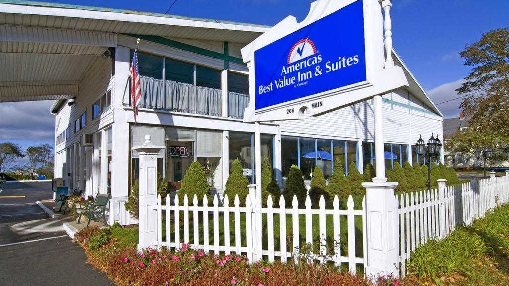 أميريكاز بست فاليو إن وسويتس هيانيس/كيب كود