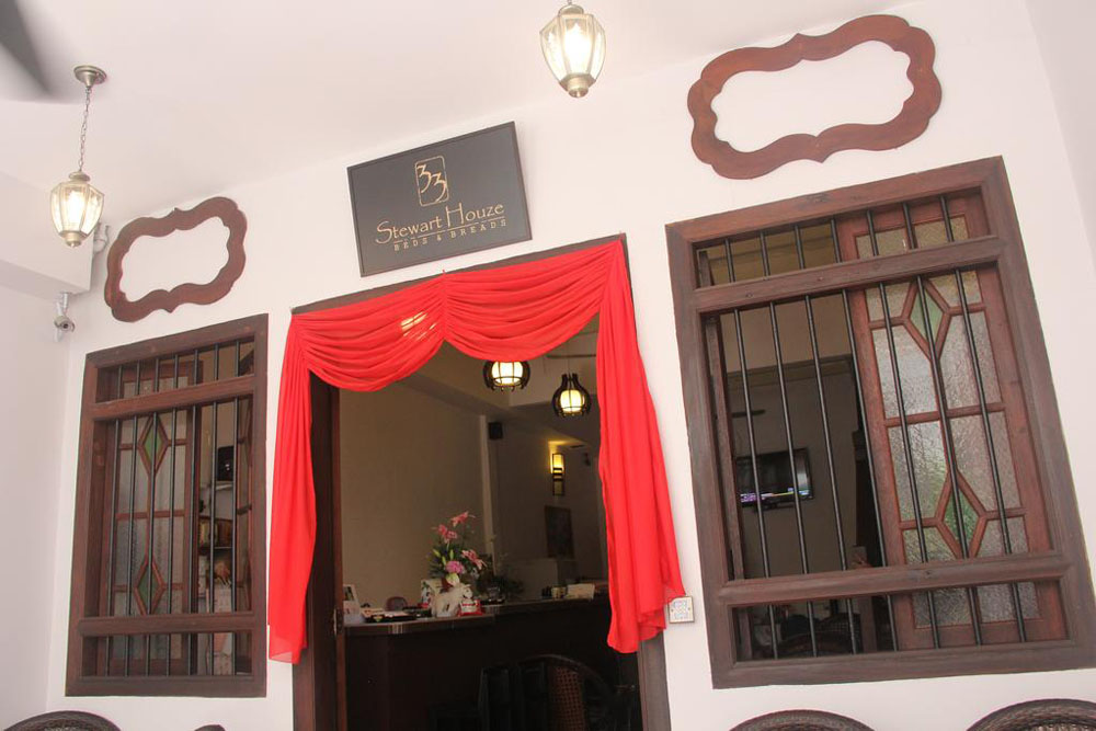 ثرتي ثري ستيوارت هاوز