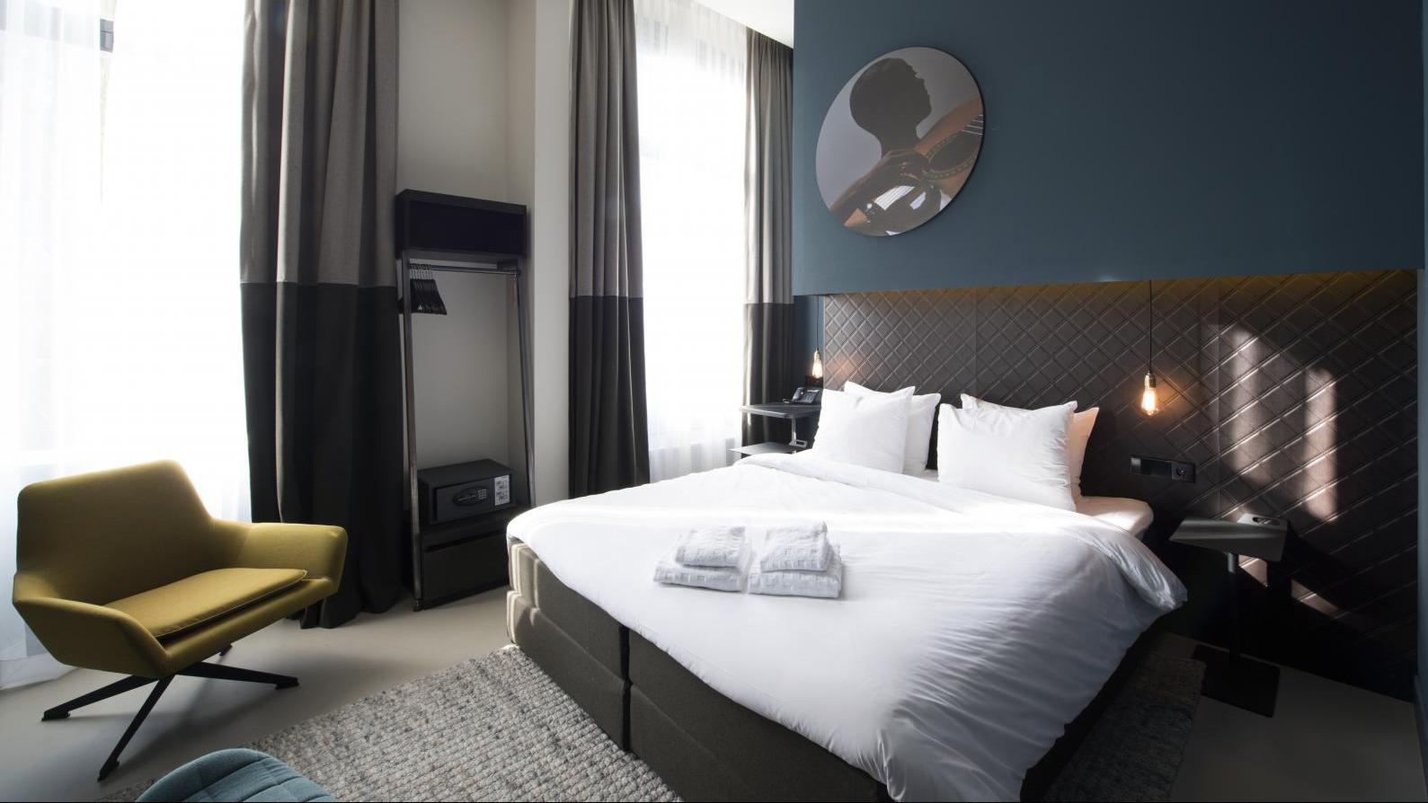 فندق بي اتش اوستايند