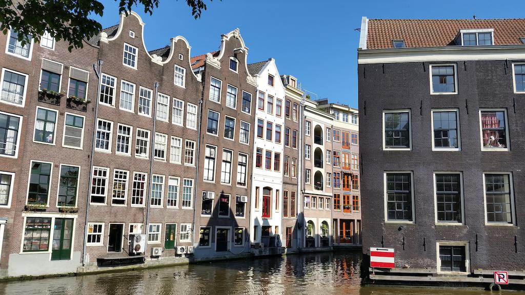 بيت شباب كوزموس أمستردام