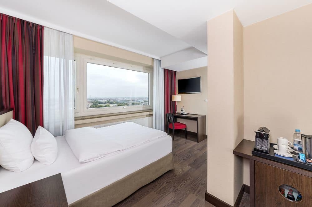 إن إتش ميونيخ دوتشر كايزر 