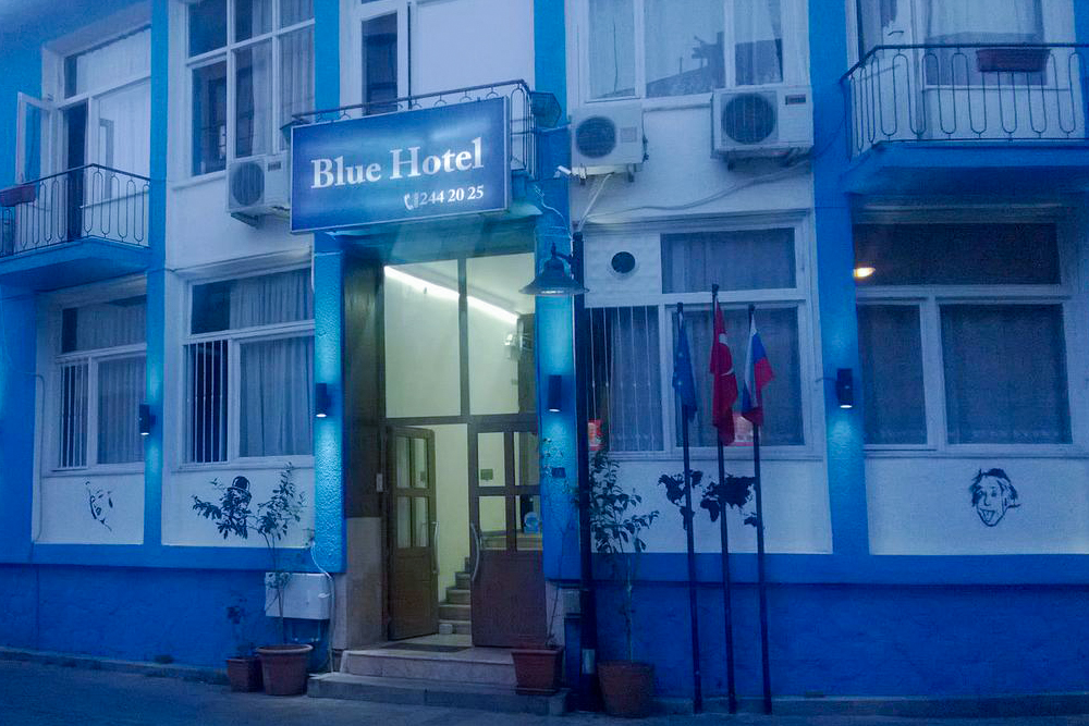 Blue Hotel