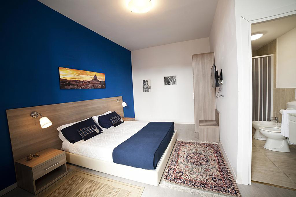 رومان هوليدايز