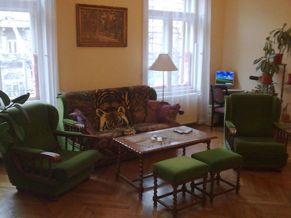 بيت شباب أزورو