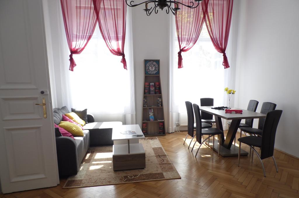 بيت شباب ويست سايد