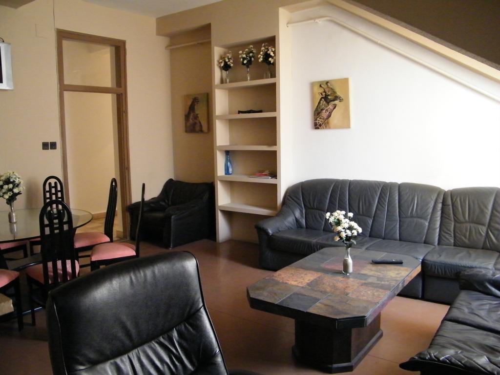 بيت شباب زيريني