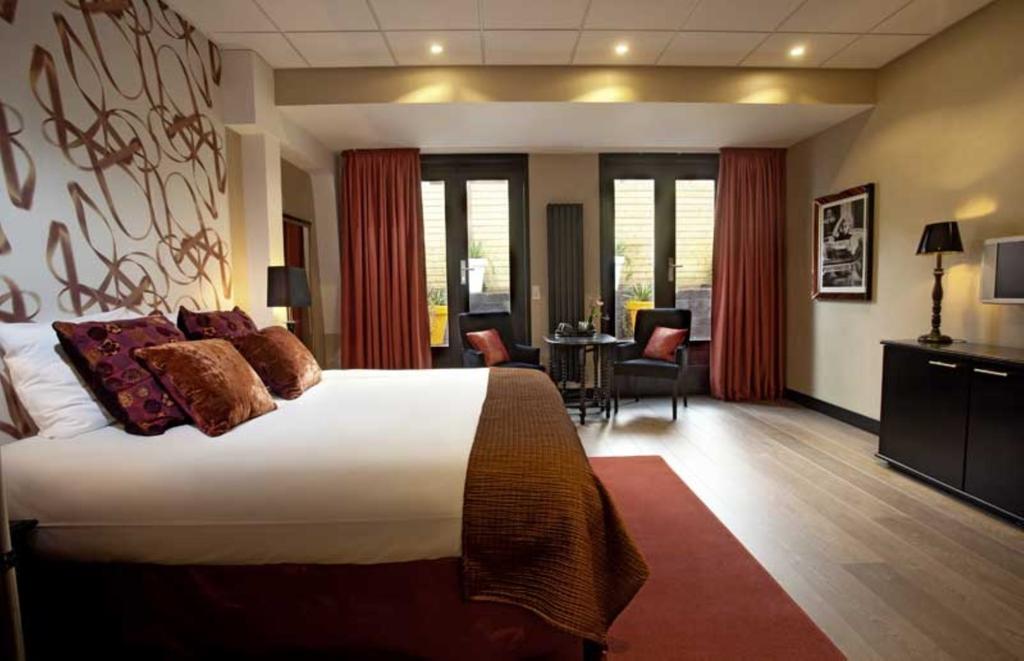 فندق سيباستيانز 