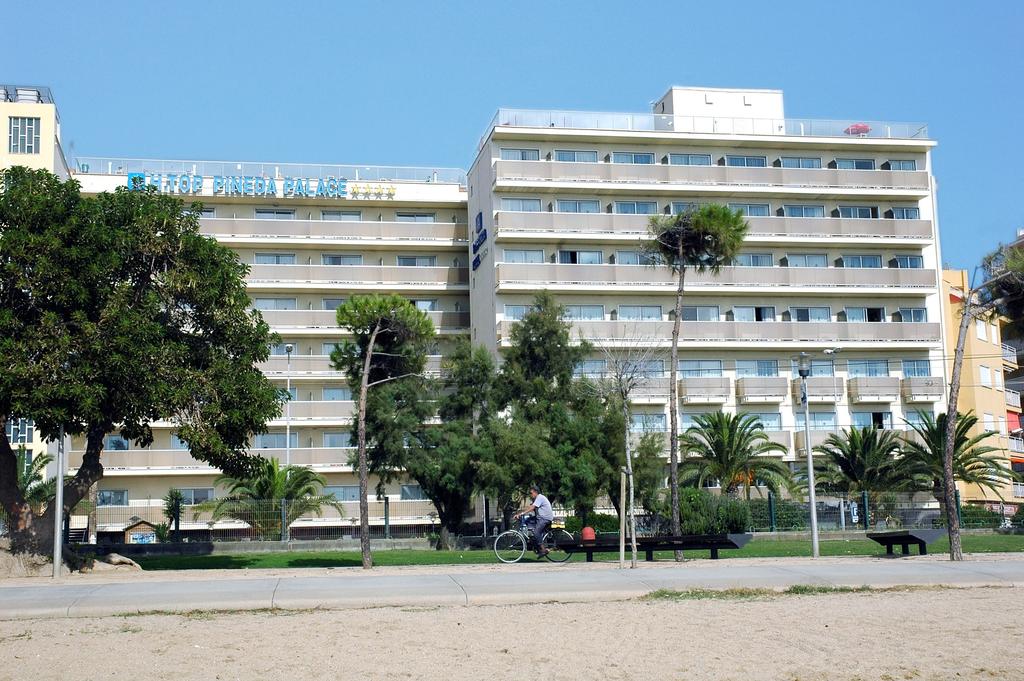 إتش توب بيندا بالاس