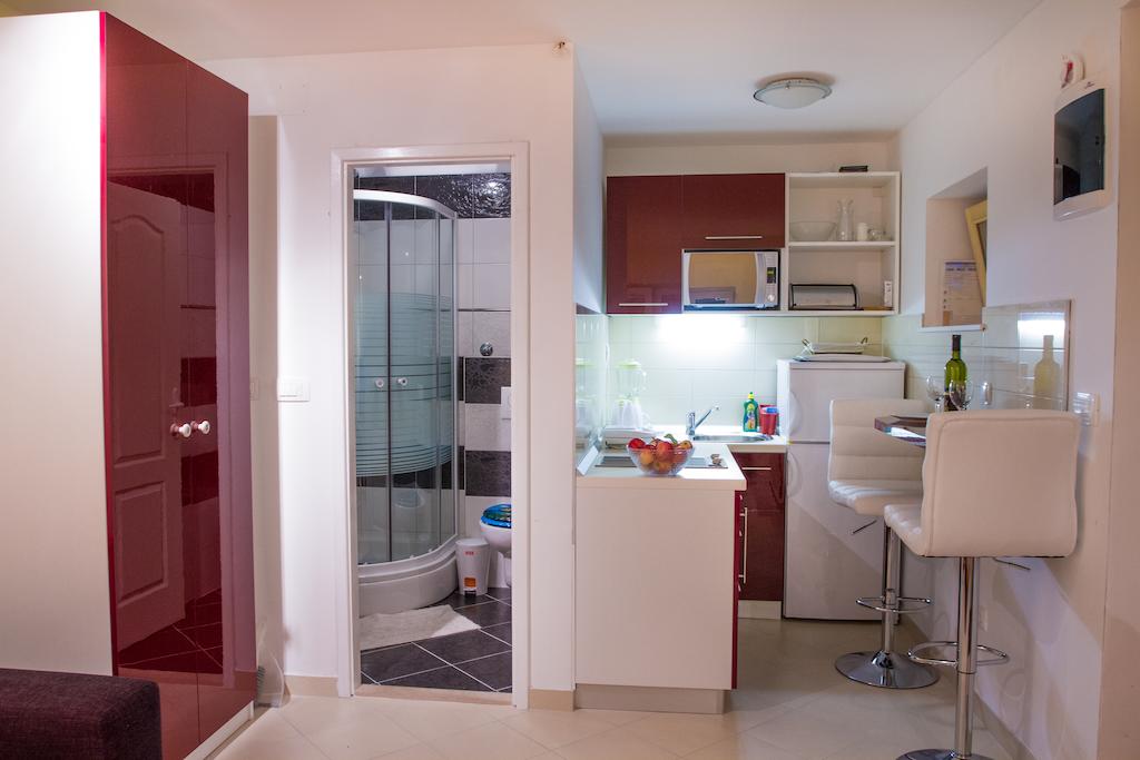 شقق وغرف توني