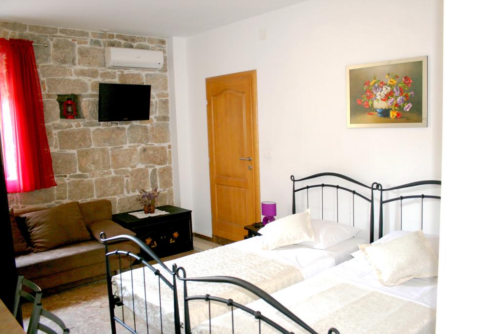 غرف وشقق إميلي