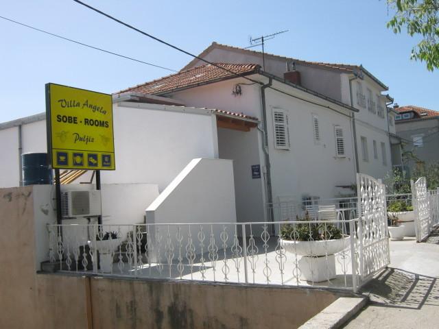 فيلا أنغيلا