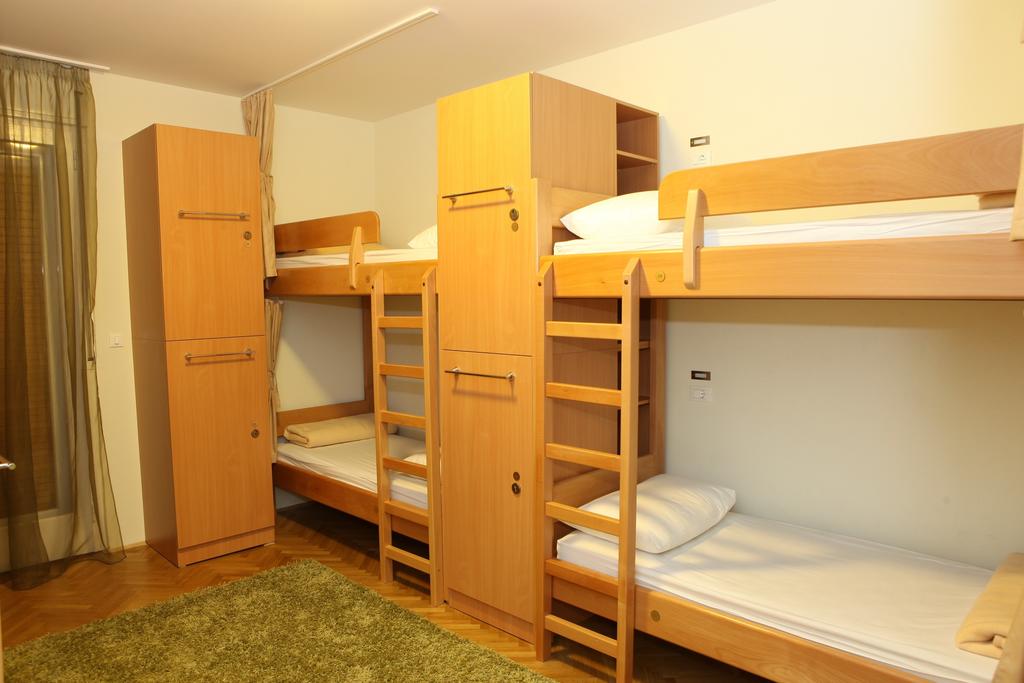 بيت شباب سبليت تشايكوفسكي  