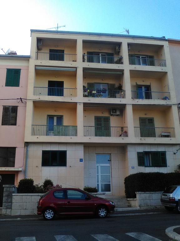 ستوديو لوسي