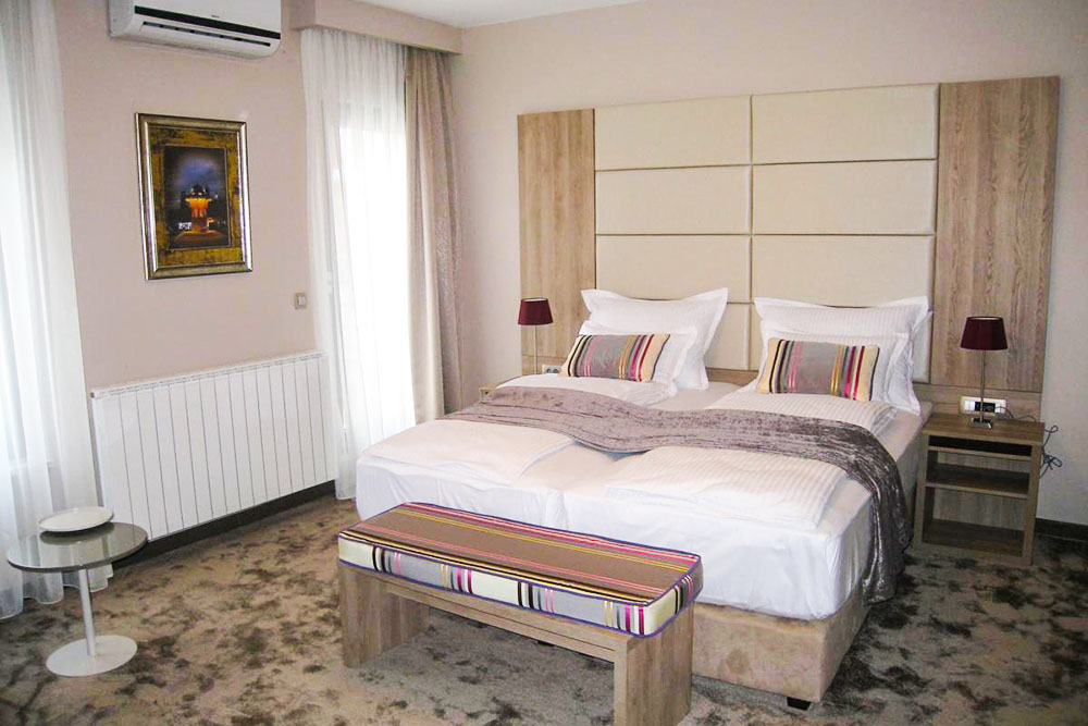 فندق في آي بي 