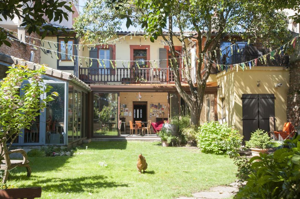 أنجالي هاوس