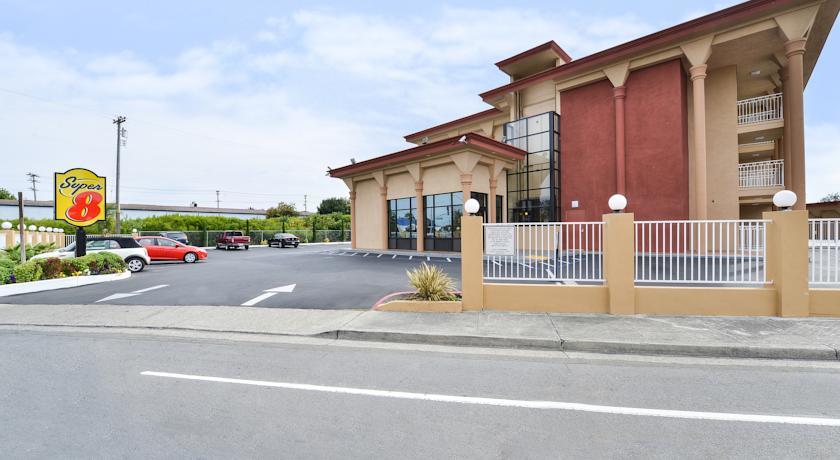 سوبر 8 باي ويندهام فاليجو/نابا فالي