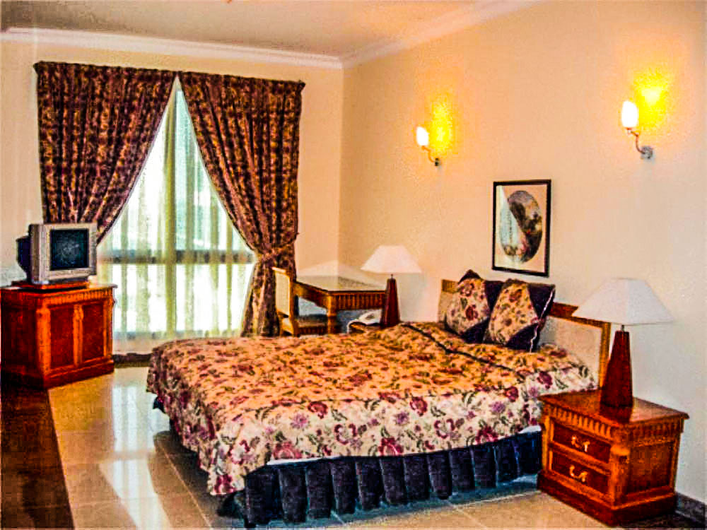 أجنحة إيه إيه إيه دابليو. إل.إل من إيه إيه إيه هومز