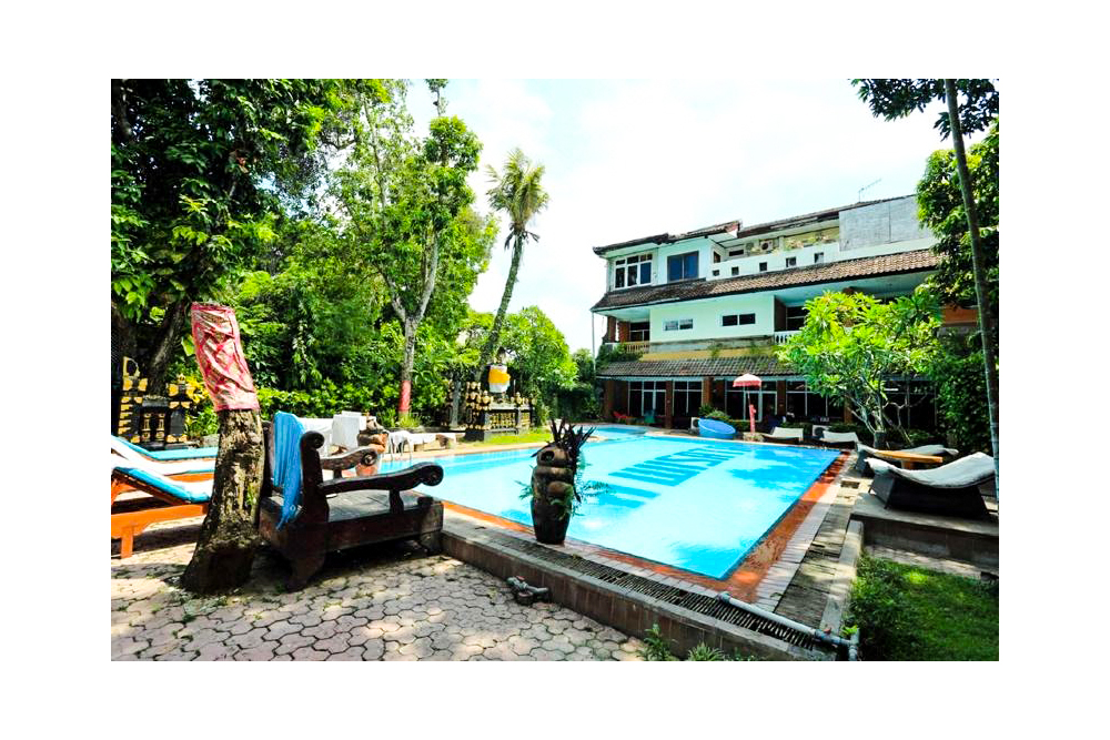 ريد دورز نير دوبل سيكس