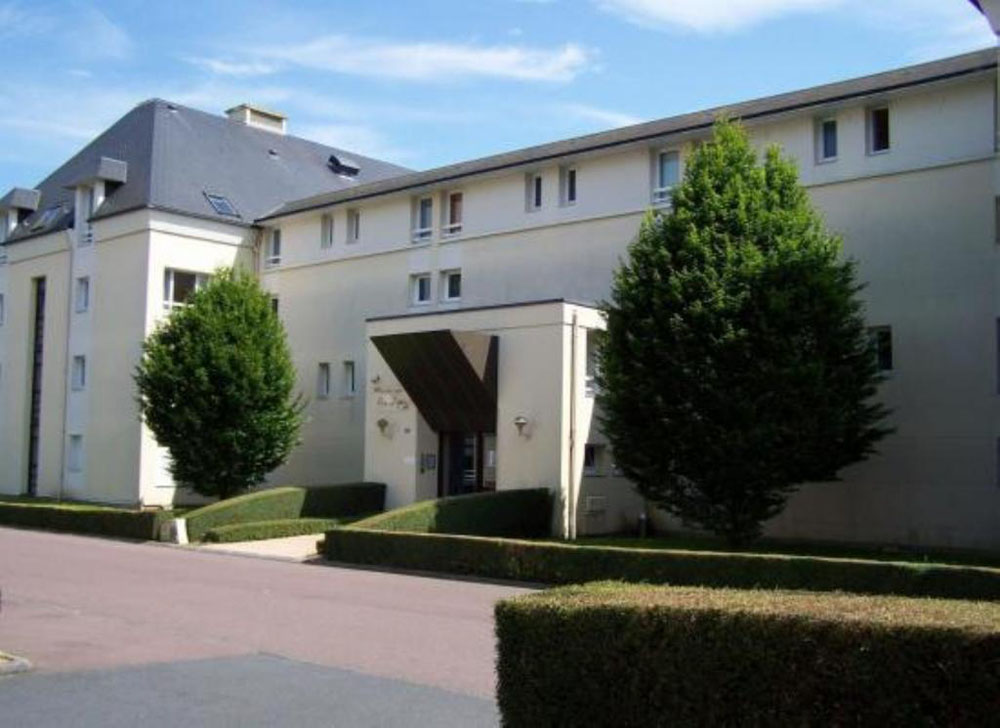 ريزيدينس سفينكس لى دوجز