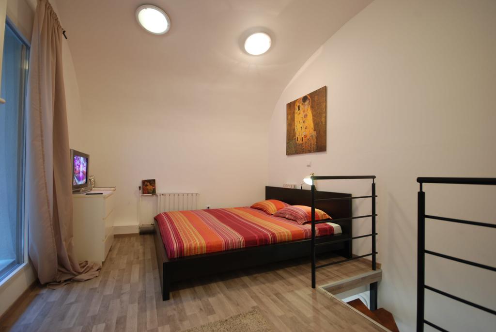 شقق استديو اية  اند اية 