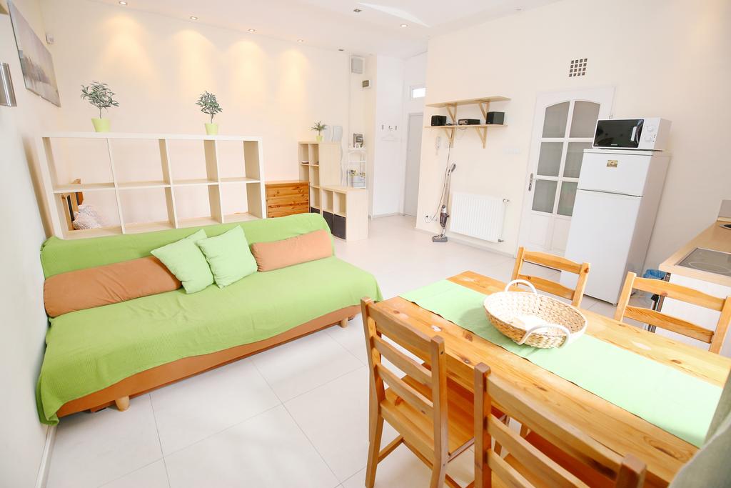 شقة سيبستين