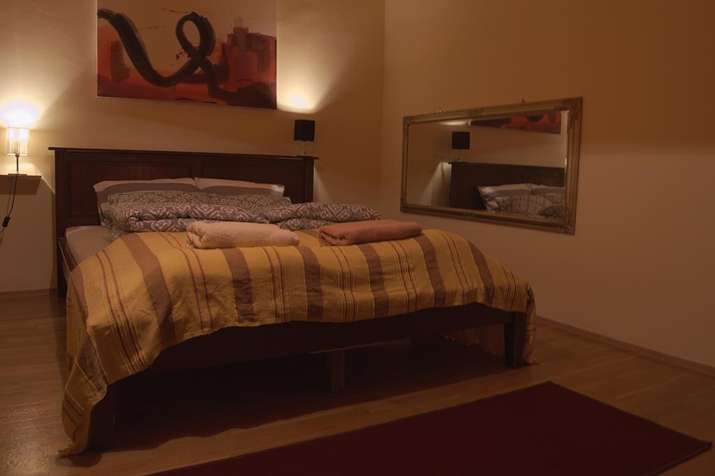 بيت شباب مالتي باص