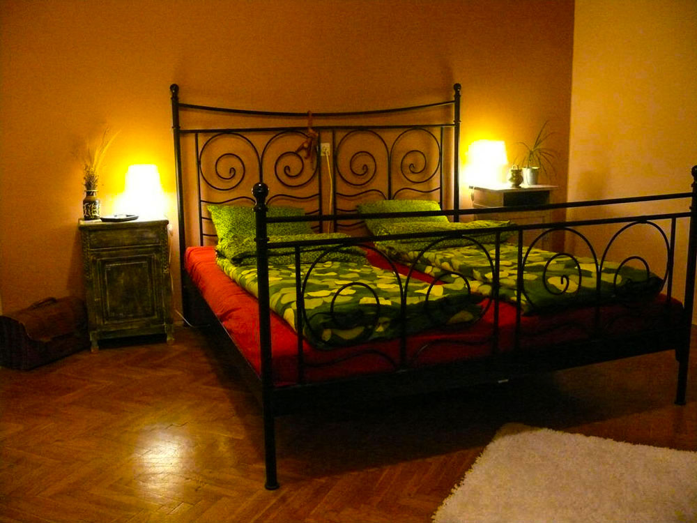  شقة بى ات هوم 