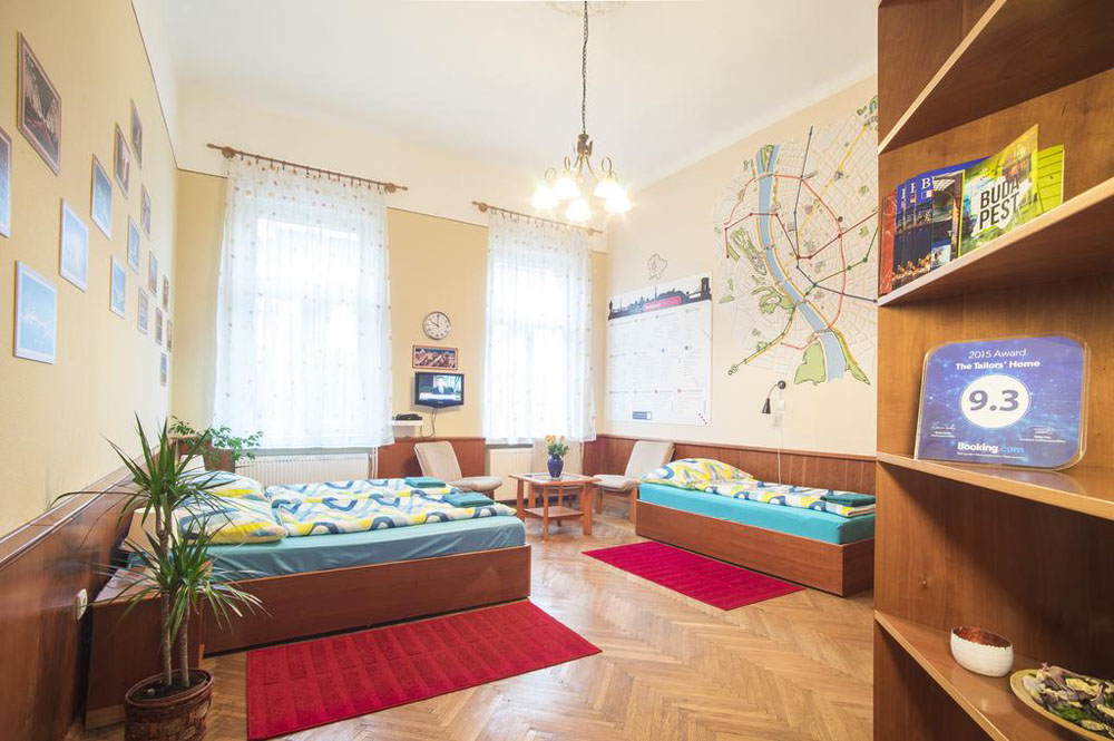 ذا تايلورز هوم