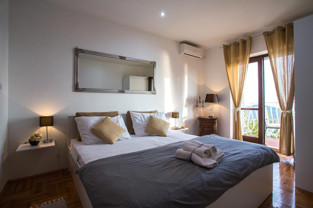 Grand View Apartment