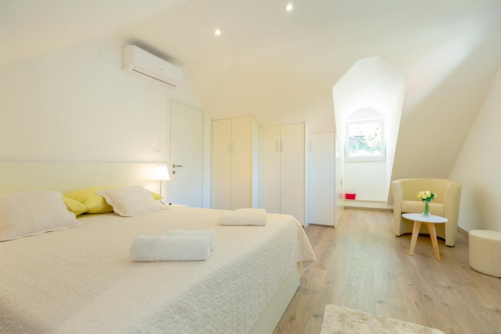 Apartment Summer Dream