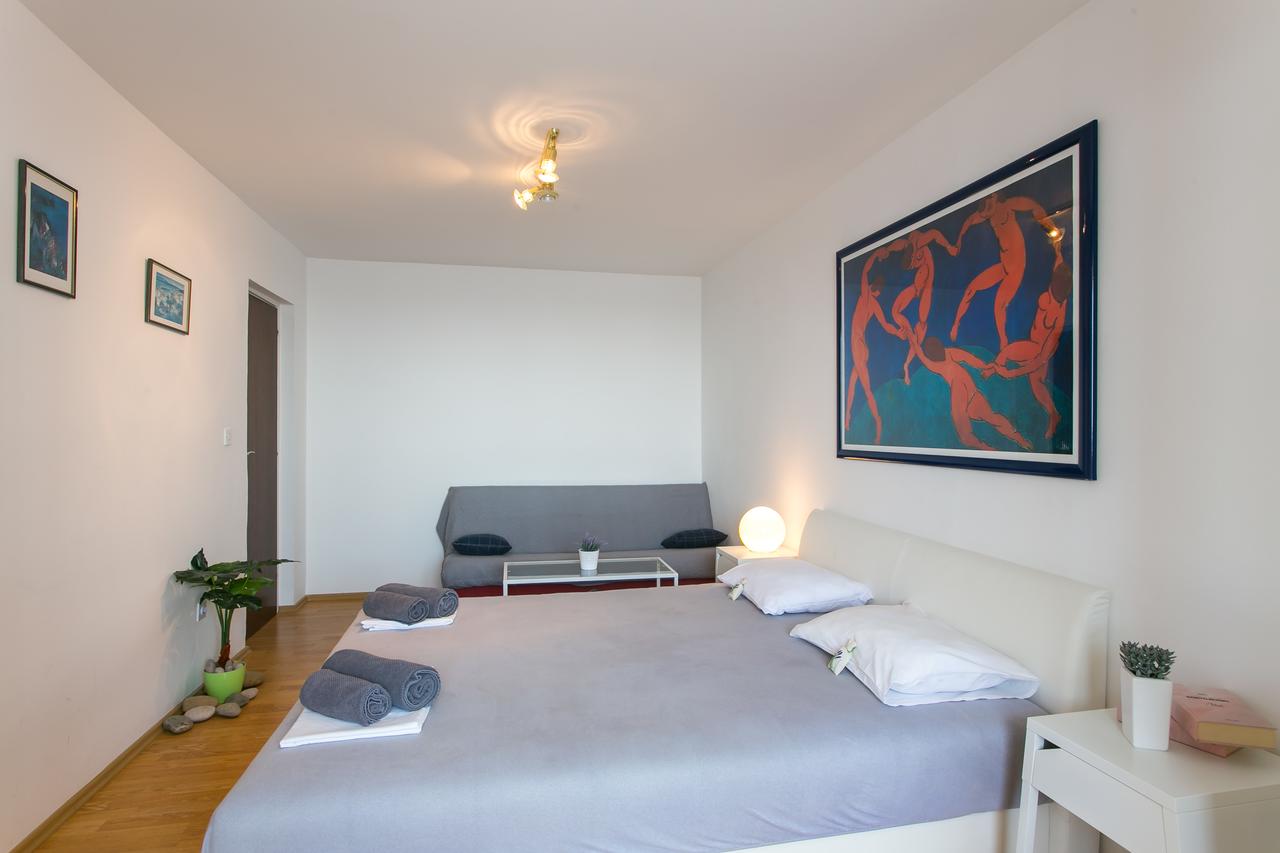 شقة بلو لايت