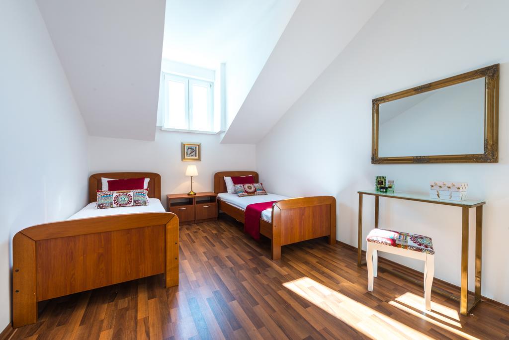 شقة تو بالم تريز