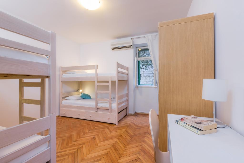 بيت شباب ستاي ان سبليت