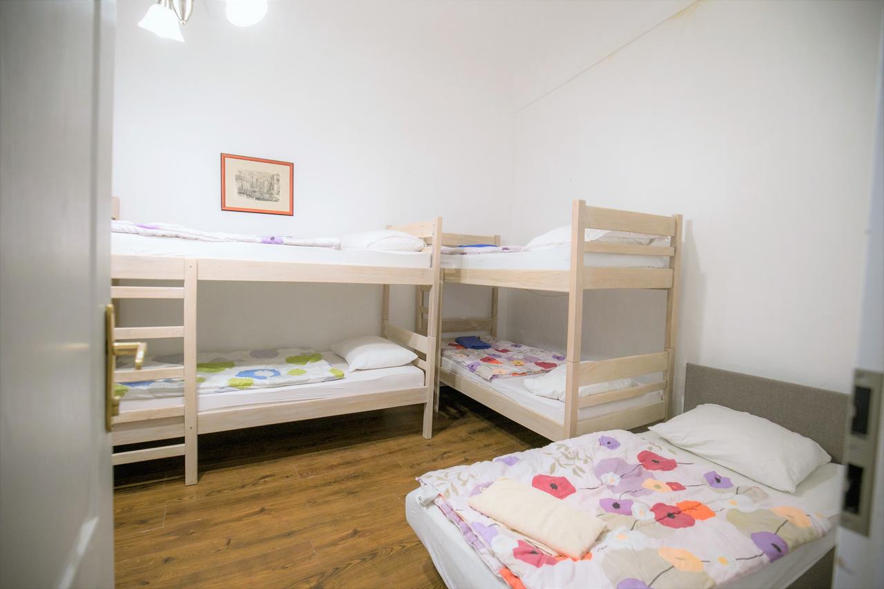 نزل شباب أمناسيا