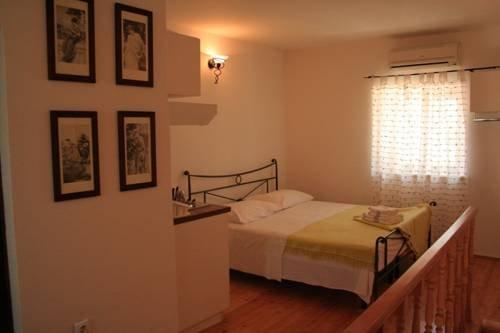 استوديوهات أنتيك