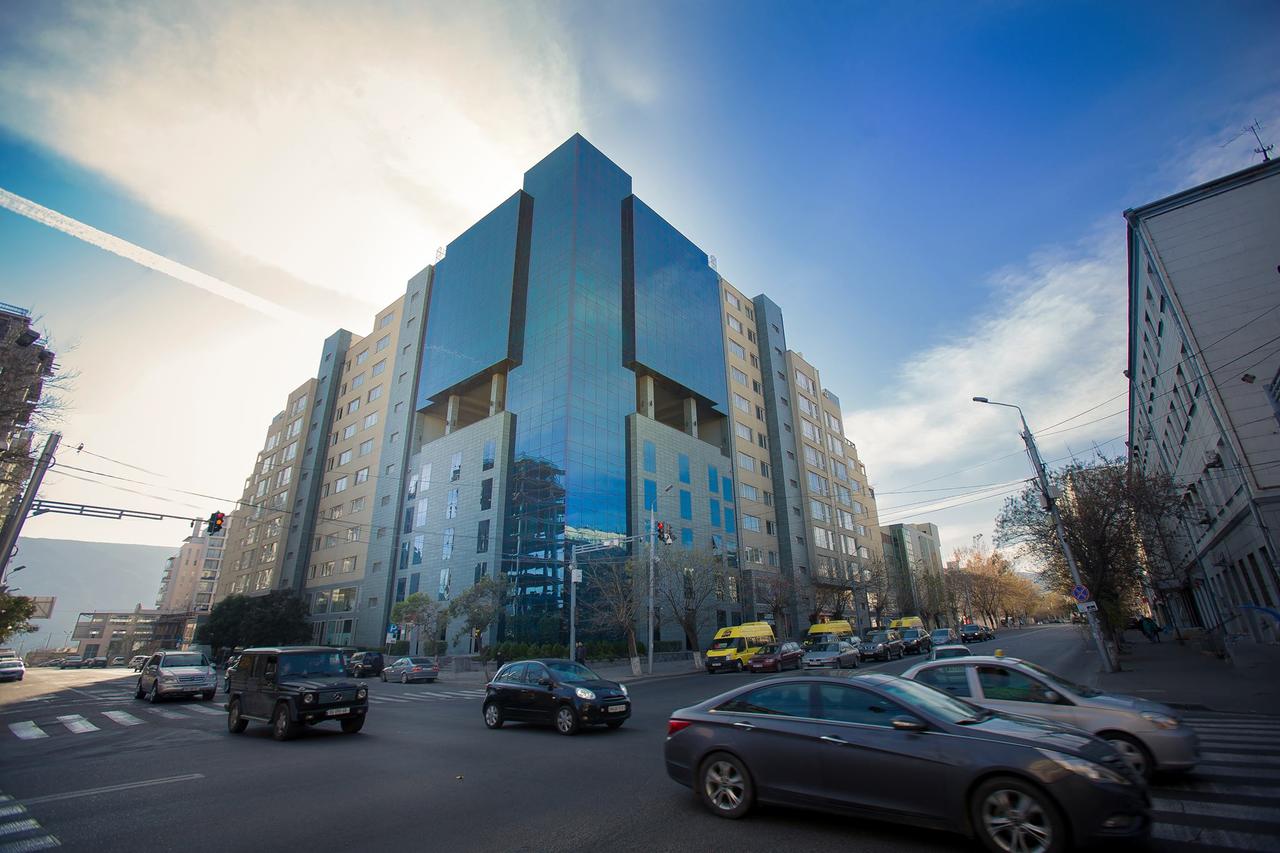 Holiday Lux Batumi Apart-Hotel